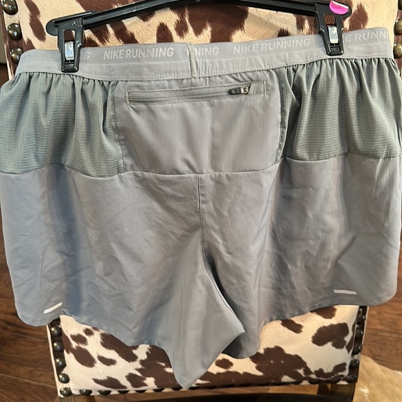 Men’s NIKE shorts, size M - Picture 2 of 4